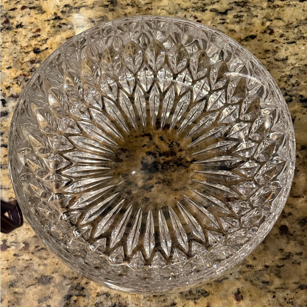 Indiana Glass Diamond Point Clear Heavy Pressed Glass Salad Fruit Serving Bowl.